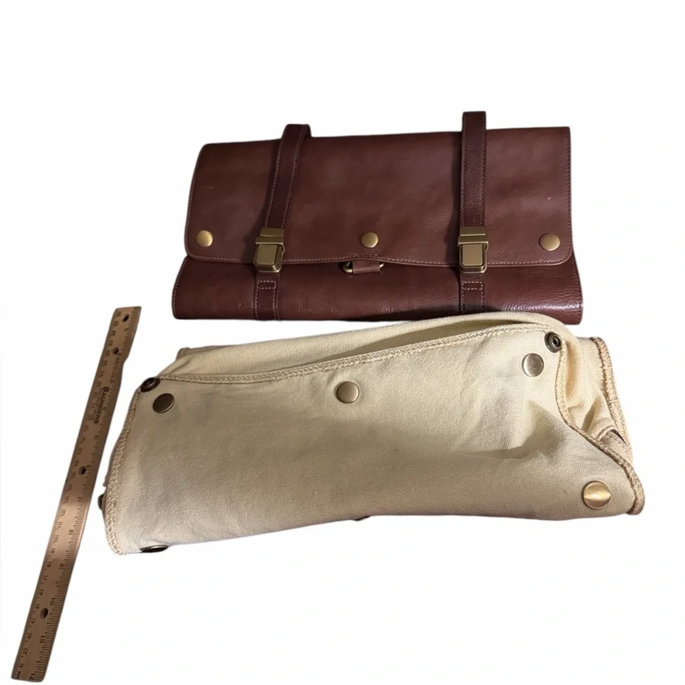 Men’s vintage travel valet with hanger removable pockets for laundering